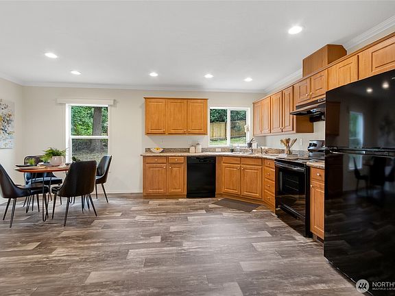 4th image of 15807 78th Avenue Ct E