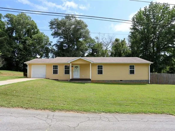 207 Van Wert St, Buchanan, GA 30113