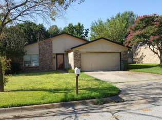 5402 Ceran Dr, Arlington, TX 76016