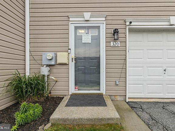 4th image of 320 Andrew Cir