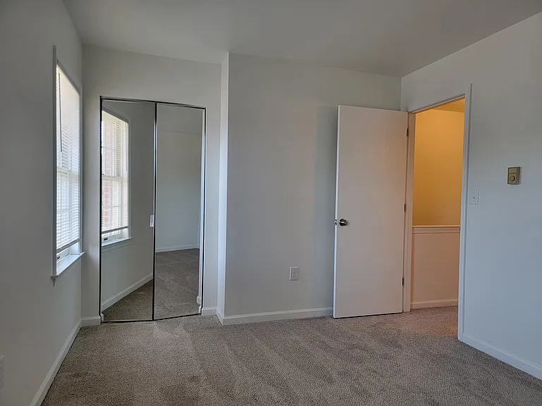 102 Bradford Dr — Photo 16