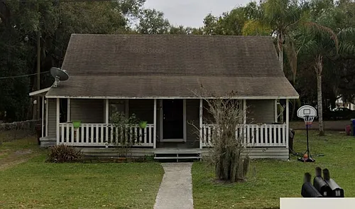 618 Sumner St Photo 1