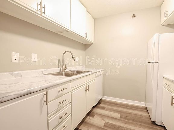 5th image of 7118 Jones Cir APT 4