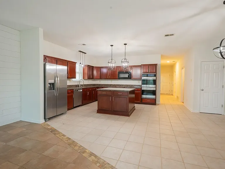 3911 Lighthouse Ln — Photo 7