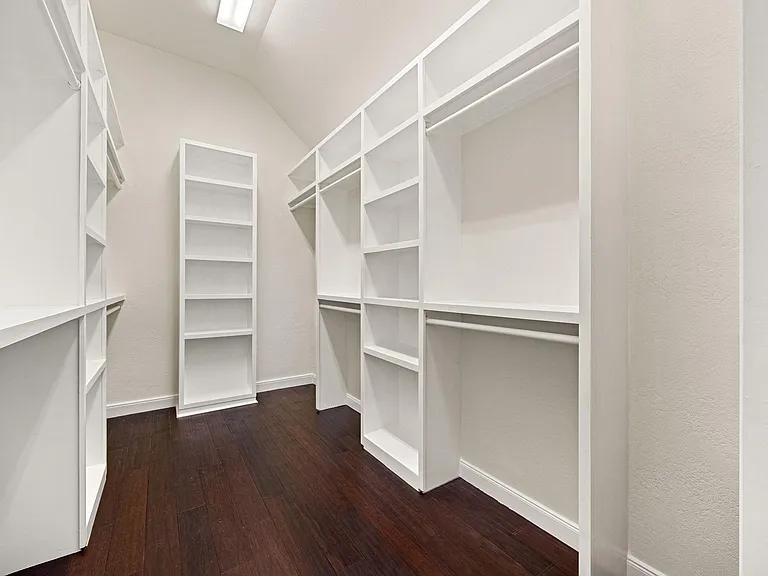 25819 Oakwood Knoll Dr — Photo 16