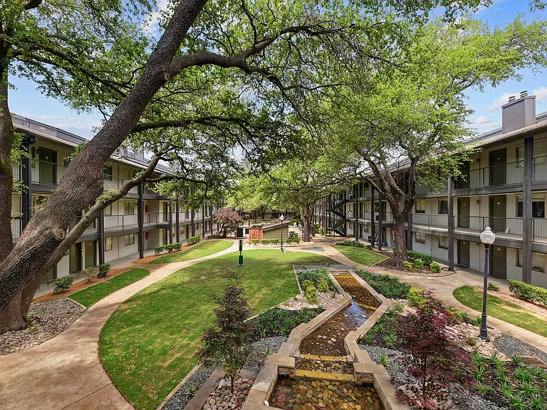Riverfalls at Bellmar — Photo 11