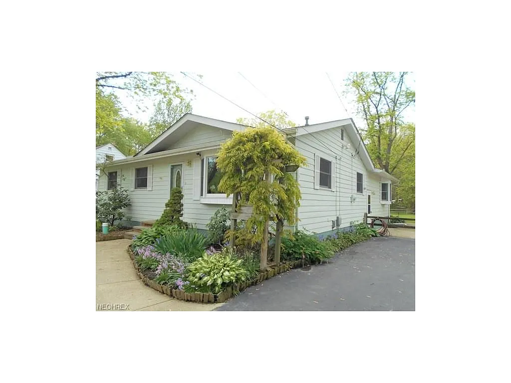 7534 Bronson Rd photo 1