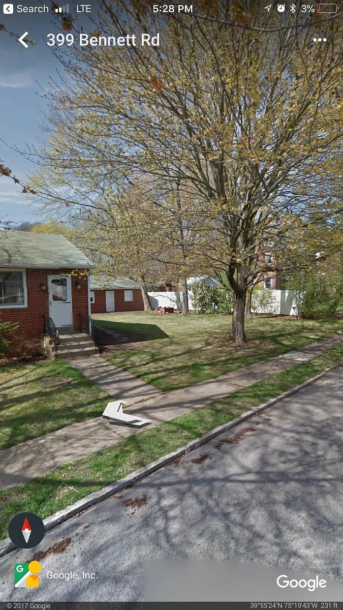 Building Photo - 437 Saxer Ave