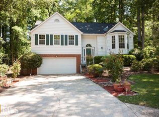 1205 Taylor Oaks Dr, Roswell, GA 30076