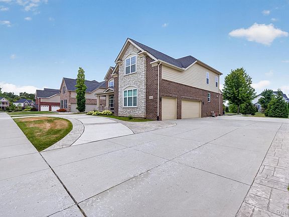 2nd image of 50443 Silverton Dr