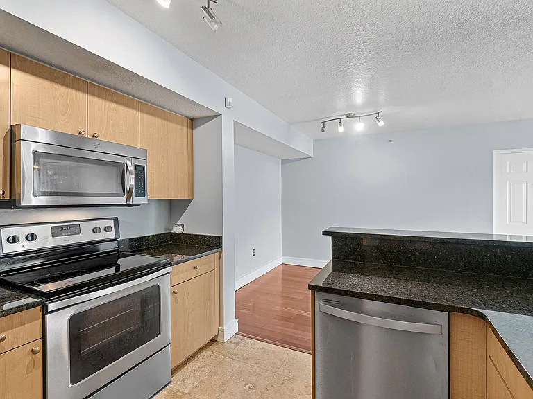 1013 Villa Cir — Photo 13