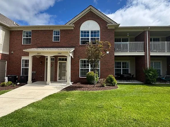 22059 Aberdeen Dr, Macomb, MI 48042