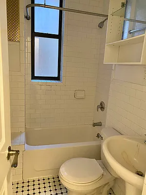 Rented by Corcoran | media 27