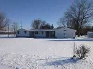 1006 W County Line Rd, Walkerton, IN 46574