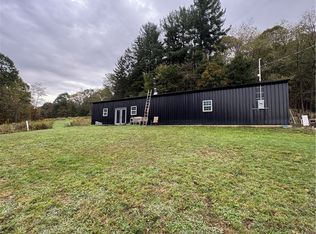 396 Congo Arroyo Rd, New Cumberland, WV 26047