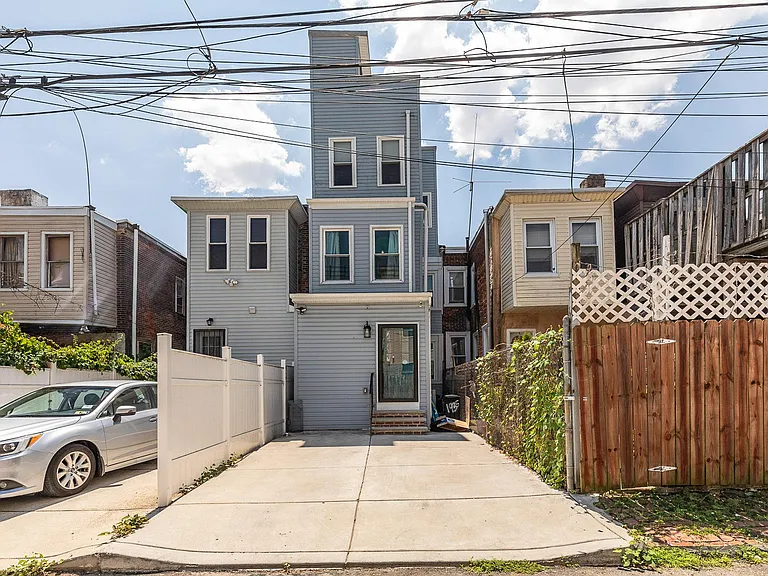 1935 Cambridge St — Photo 31