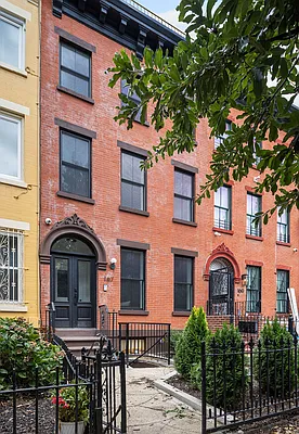 Sold by Compass | media 17