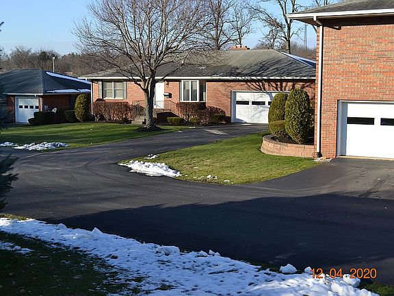 3rd image of 863 Superior Ave