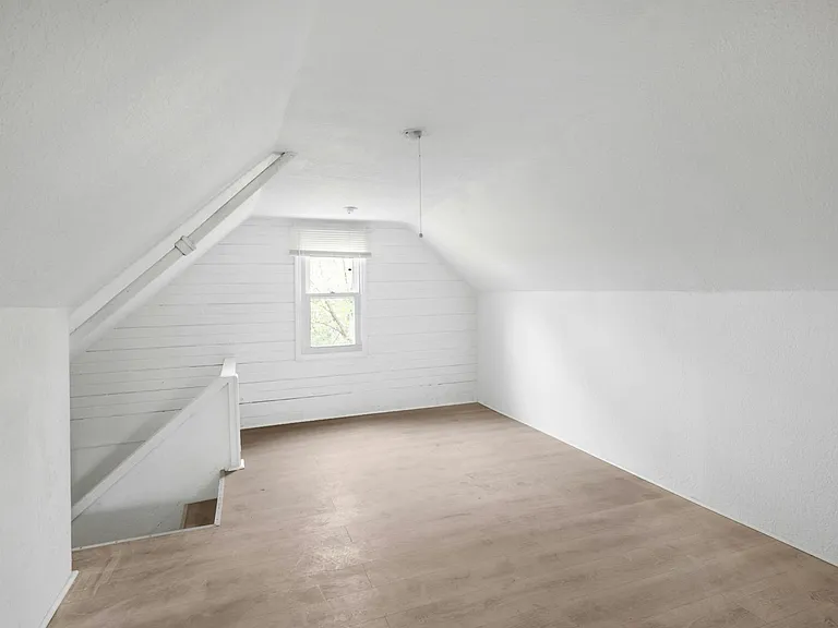 10413 Mount Auburn Ave #B — Photo 6