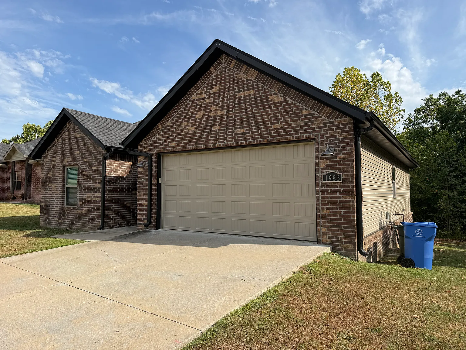3 bed, 1524 sqft, $1,900 — Photo 2