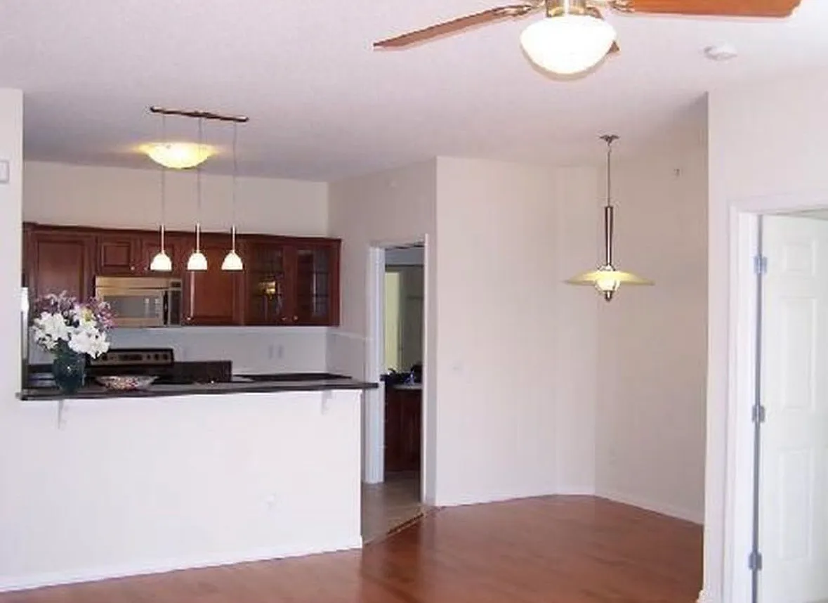 Building Photo - 301 Scio Village Ct
