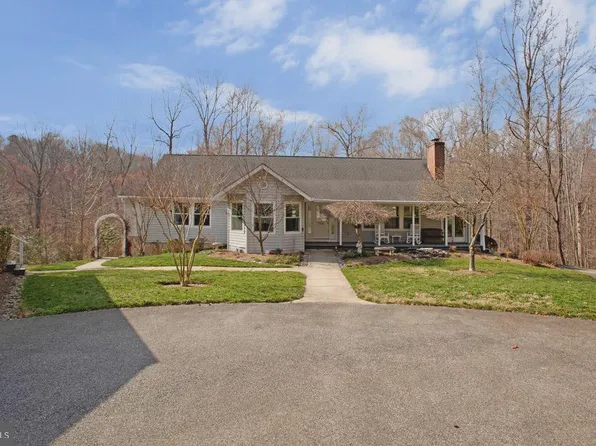 3420 Charing Ct, Chesapeake Beach, MD 20732