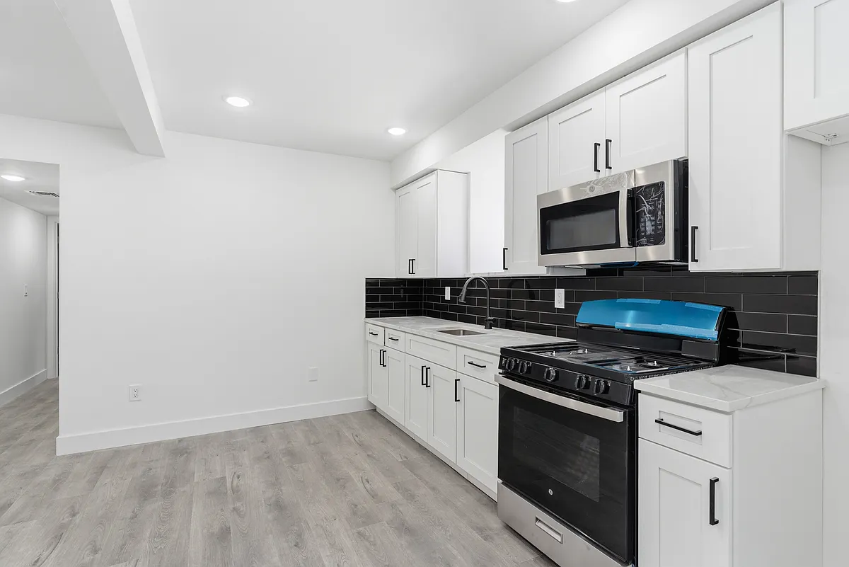 Building Photo - 396 Chestnut St #1