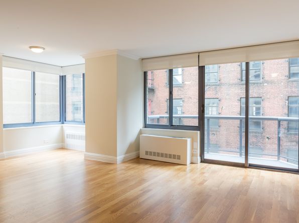 235 W 48th St APT 15M