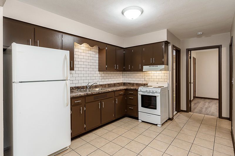 1st image of 3220 Darwood Dr