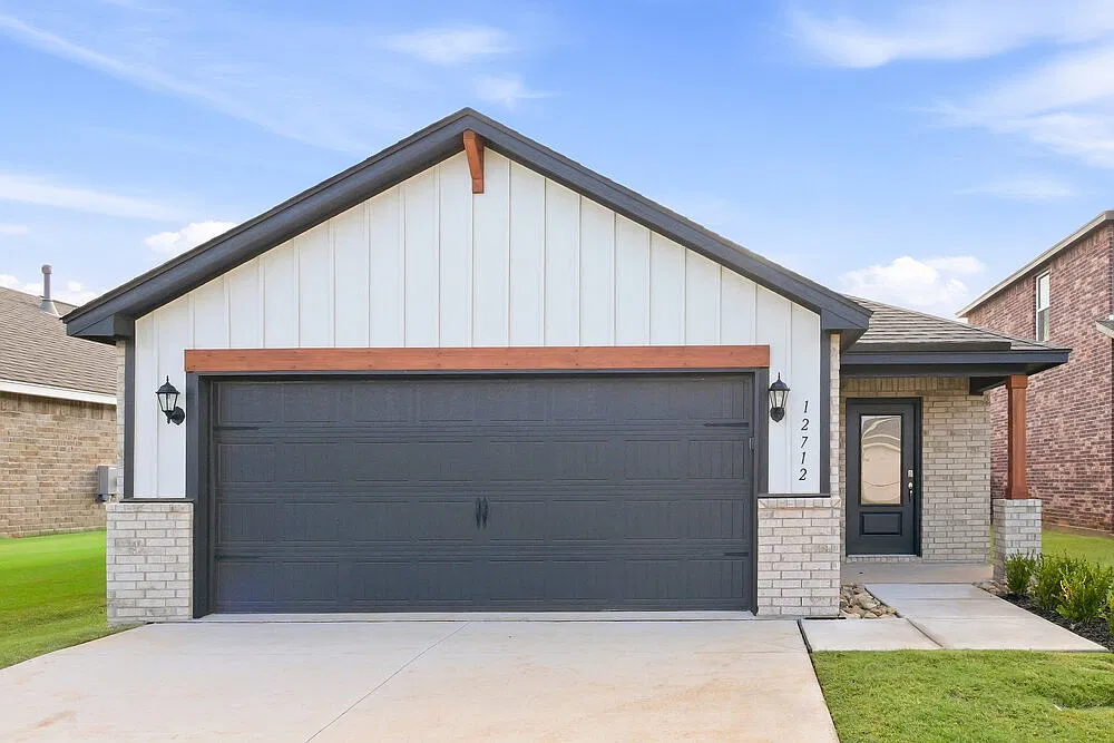 3 bed, 2.0 bath, 1420 sqft, $1,675 — Photo 1