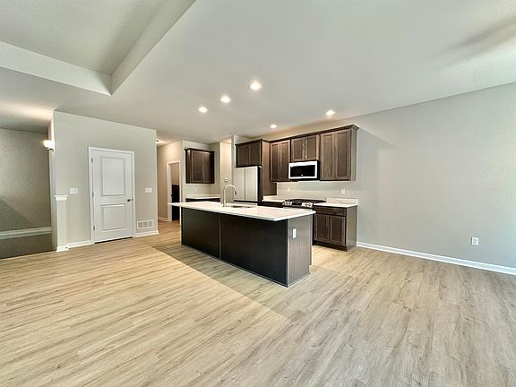 4th image of 3828 White Pne
