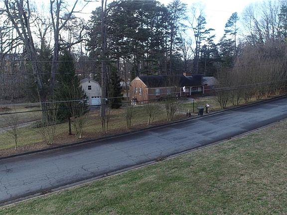 4th image of 4901 Kenview St
