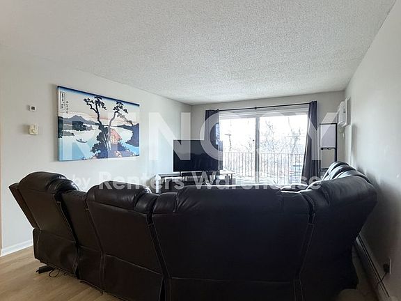 3rd image of 520 Ridgewood Ave APT 102