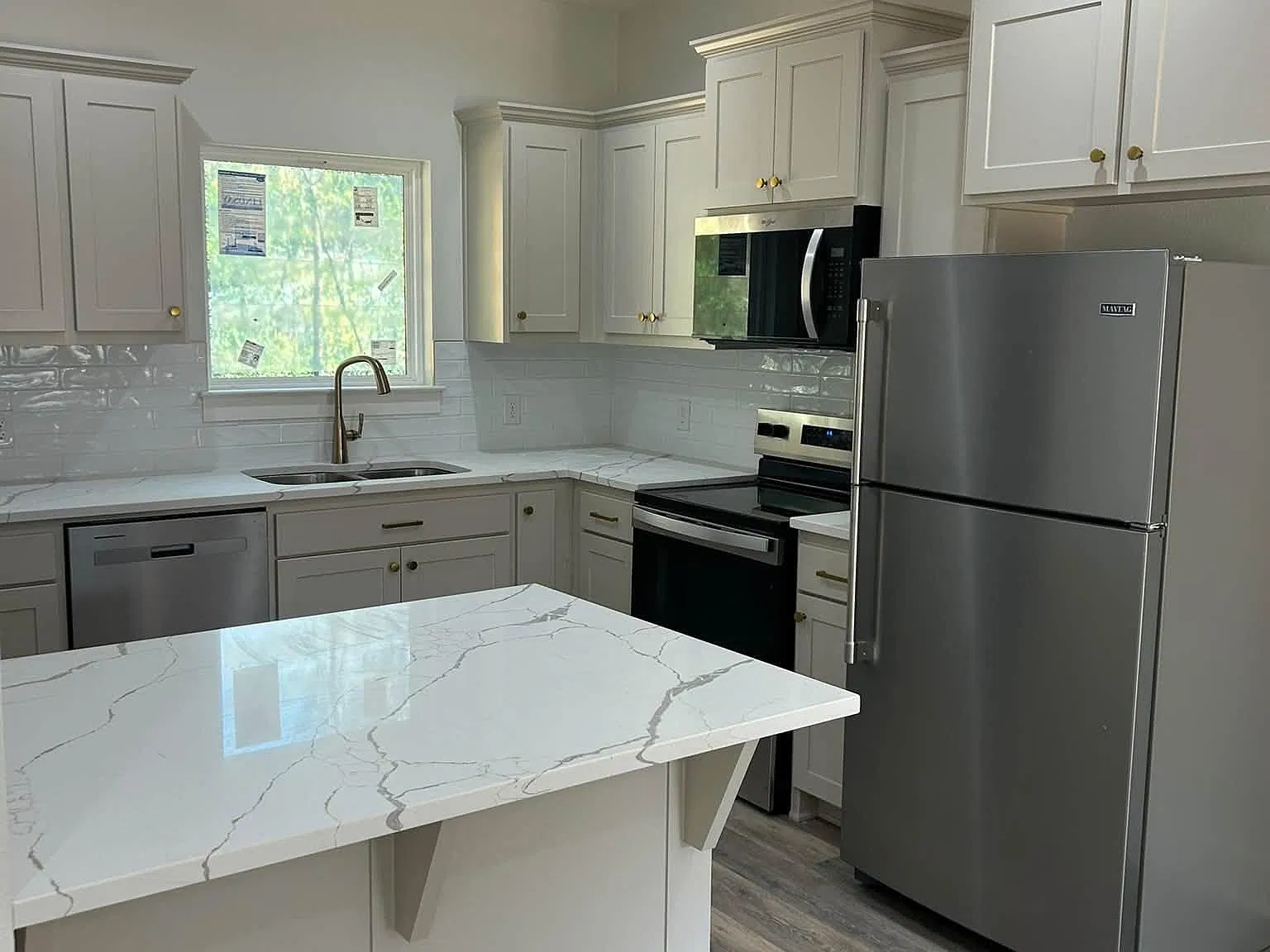 2 bed, 1.0 bath, 900 sqft, $1,500 — Photo 2