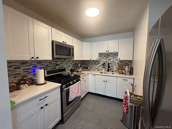 4th image of 2171 Arthur Avenue