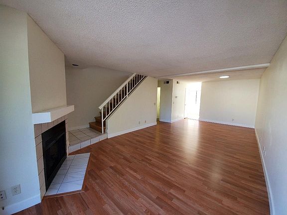 3rd image of 15035 Nordhoff St