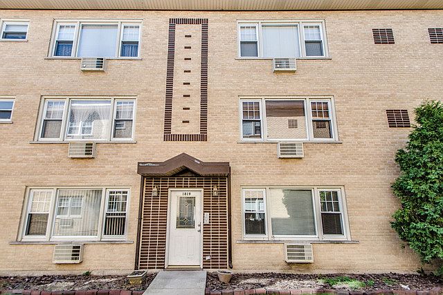 1st image of 1819 W Touhy Ave APT 1