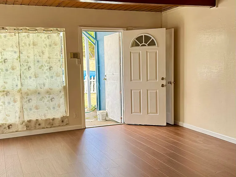 297 Christine Dr — Photo 8