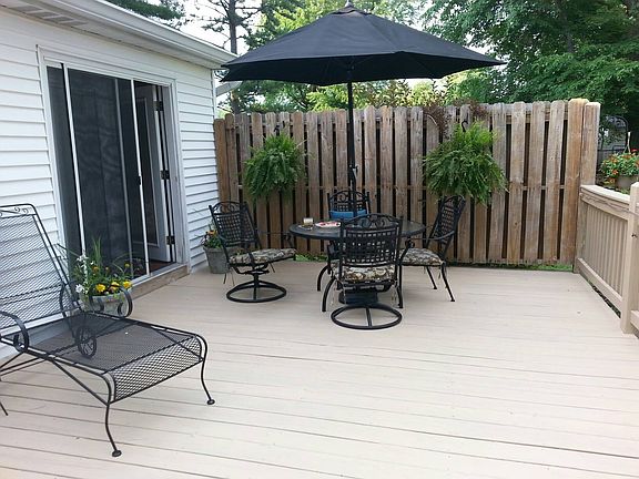 4th image of 1075 Cedar Dr