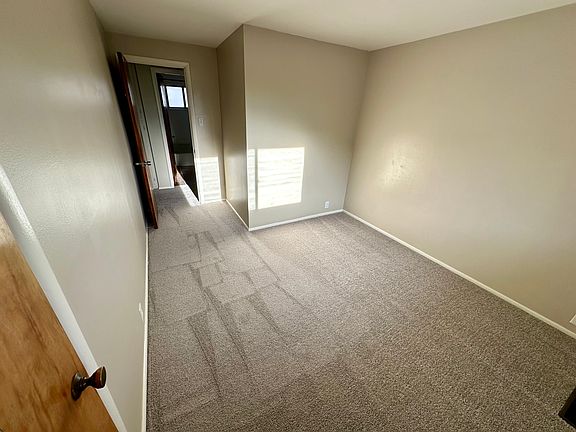 5th image of 1528 S Foothill Dr