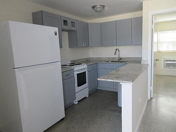 2nd image of 1230 18th Ave N APT 2