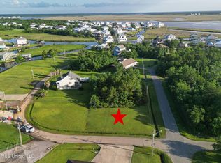 621 Riverview Rd, Bay Saint Louis, MS 39520