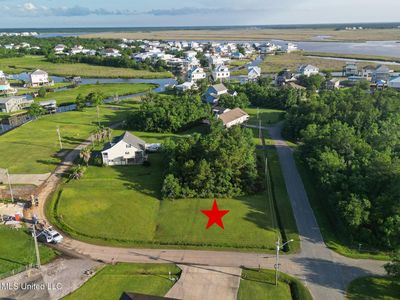 621 Riverview Rd, Bay Saint Louis, MS, 39520