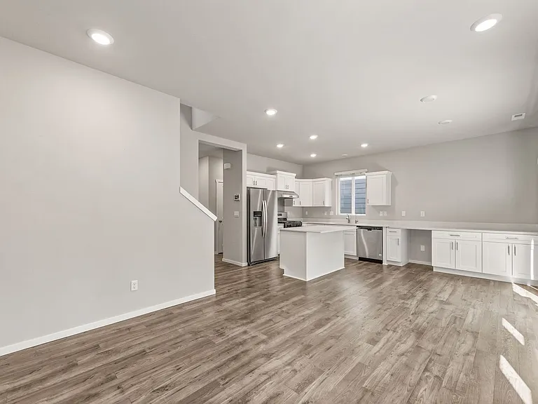 207 17th Pl — Photo 3