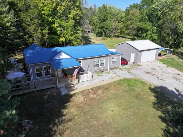 314 S Main St, West Salem, IL 62476