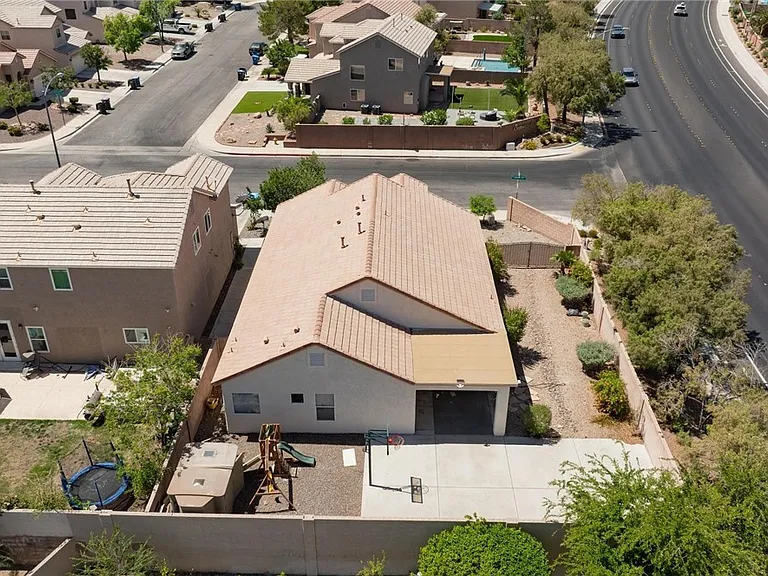 2598 Highland Cliff Dr — Photo 37