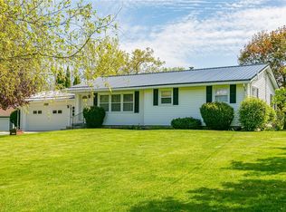 9007 Roanoke Rd, Stafford, NY 14143