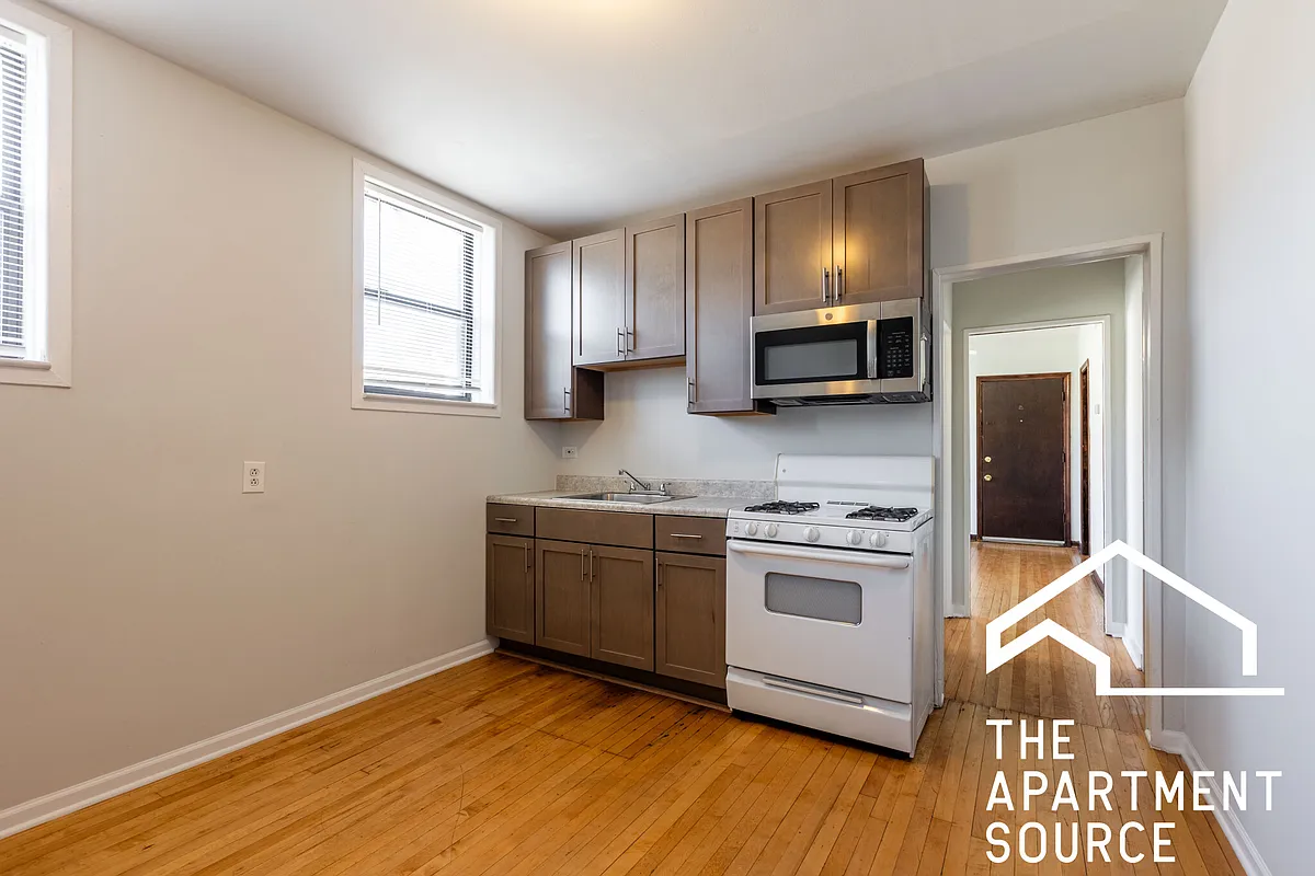 Building Photo - 4810 W Armitage Ave #1R