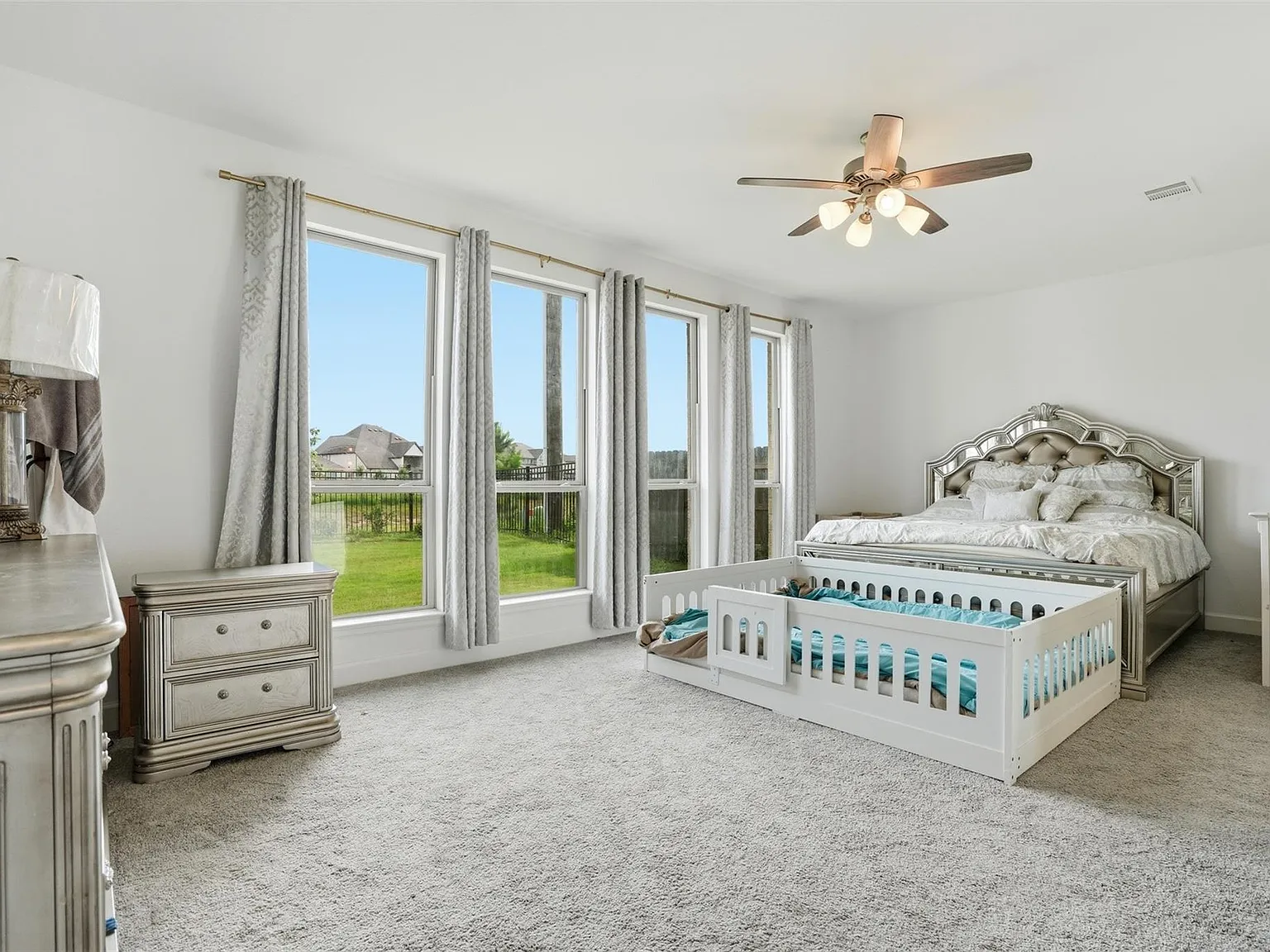 4 bed, 3.5 bath, 3629 sqft, $3,950 — Photo 4