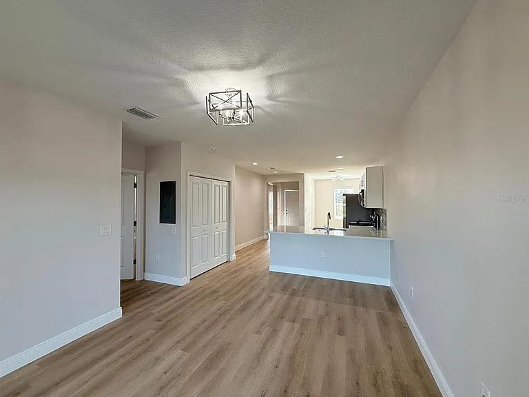 10336 Pendleton Ave — Photo 6